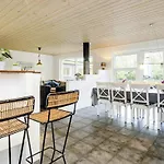 Сasa de vacaciones 4 Star Holiday Home In Vaeggerlose Bøtø By