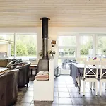 Сasa de vacaciones 4 Star Holiday Home In Vaeggerlose Bøtø By