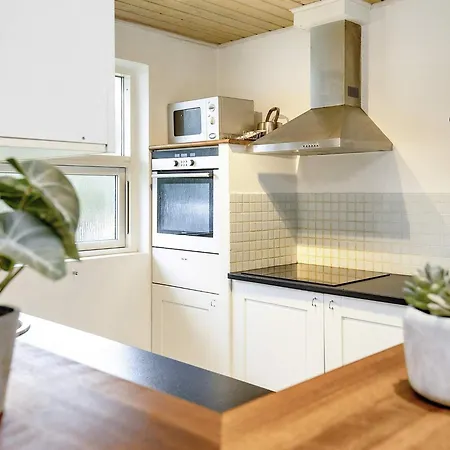 4 Star In Vaeggerlose * Bøtø By