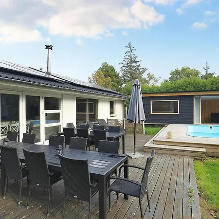 10 Person In Vaeggerlose Bøtø By